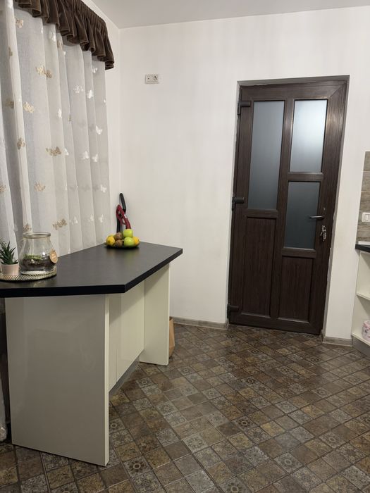 Vand mobila moderna din MDF pentru bucatarie