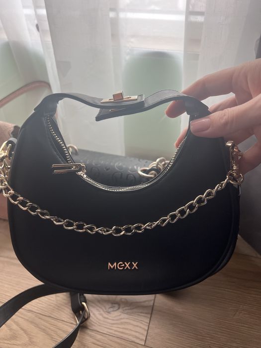 Чанти Guess ! Всяка чанта е по 35 евро !