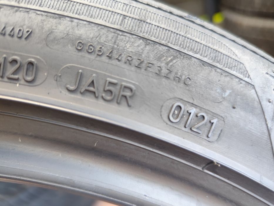 2 anvelope de vara Goodyear 275-40-18