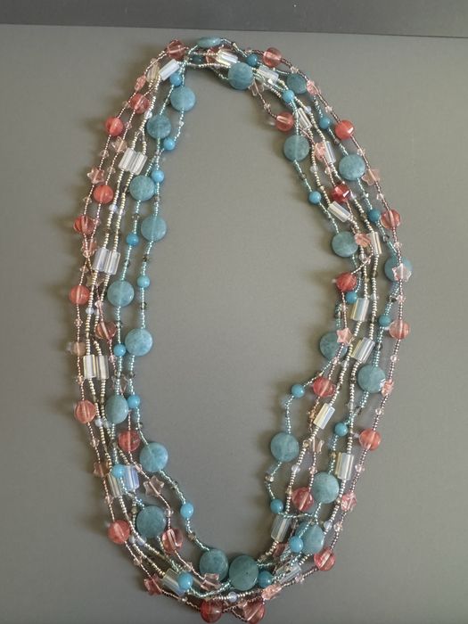 Бусы из натуральных камней