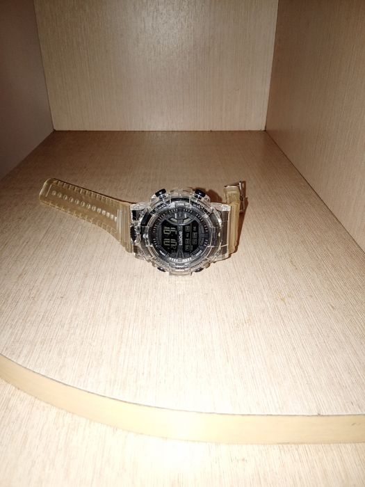 Часы электронные с подсветкой