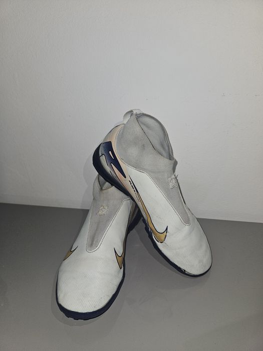 ghete de fotbal nike- marimea 38,5