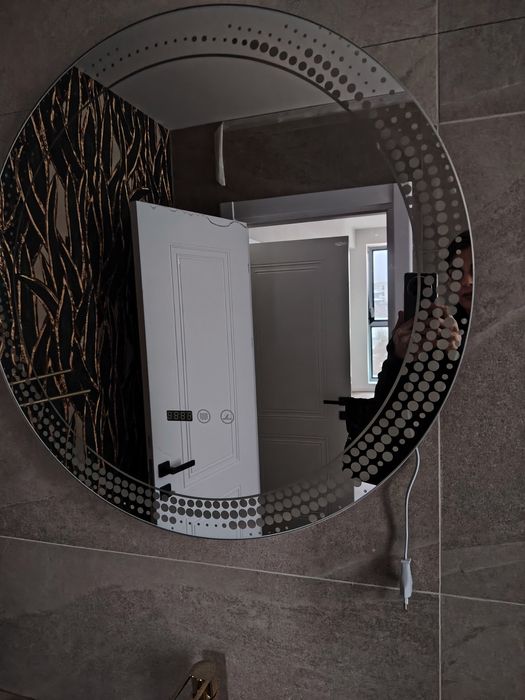 Oglindă rotundă superbă nou-nouța