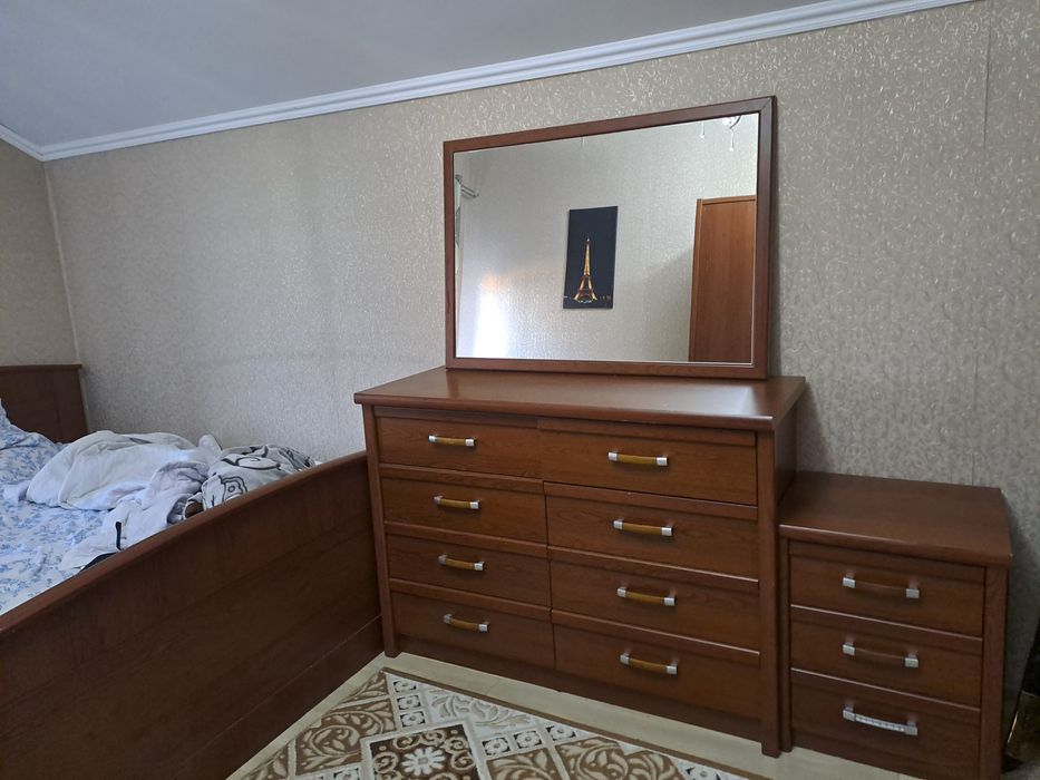 Продаётся Спальный гарнитур