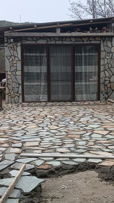 Vând și montez piatra naturala