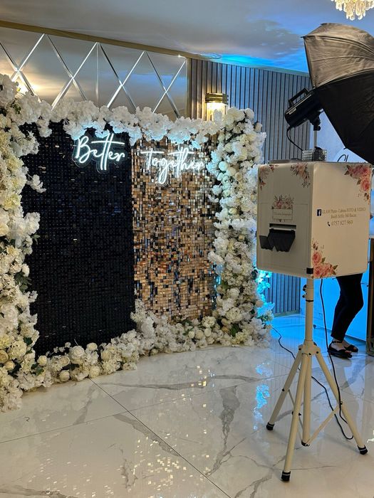 Cabina foto pentru momente unice .