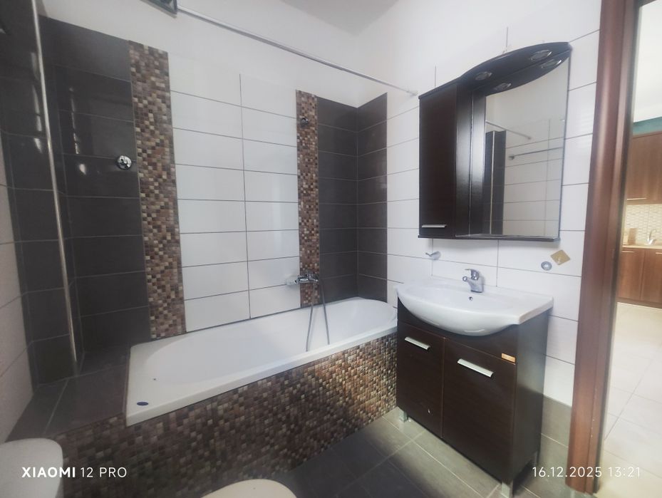 ПРОДАВА Апартамент на първи етаж ,над партер, в Паралия Офринио