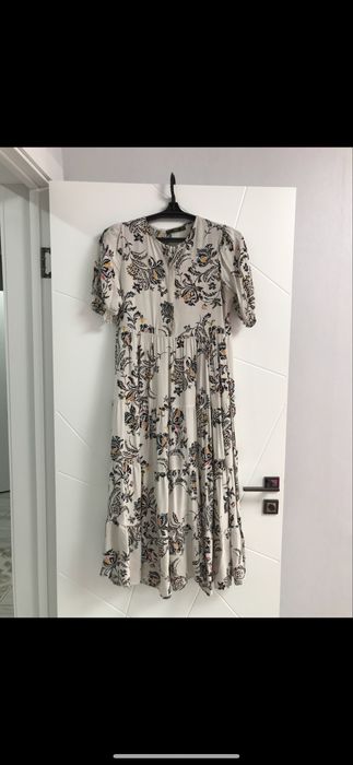 Продам платья по 4000