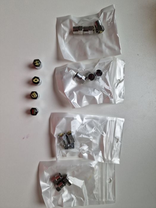 Set capacele argintii valva / ventil roata auto