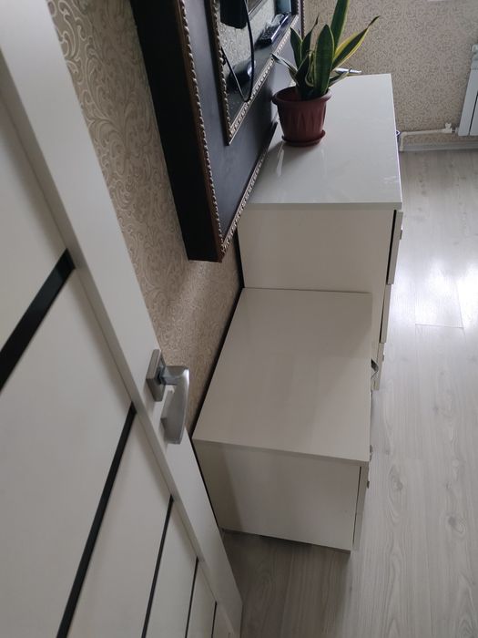 Тумбочка сатылады.