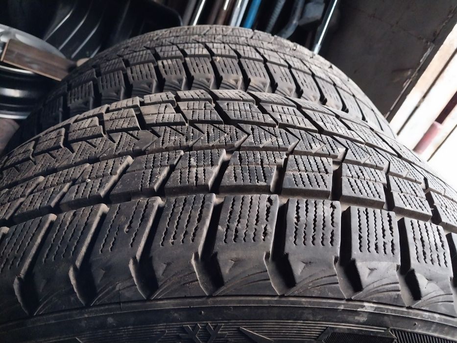 2 шины липучки Китай 265 50 R20.