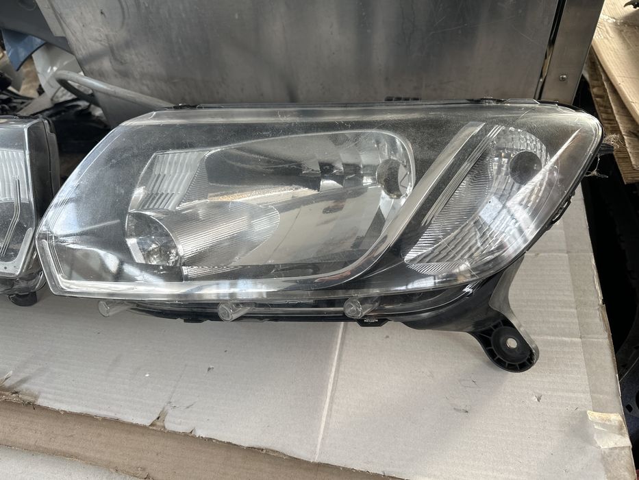 Far dreapta / stanga Dacia Logan 2