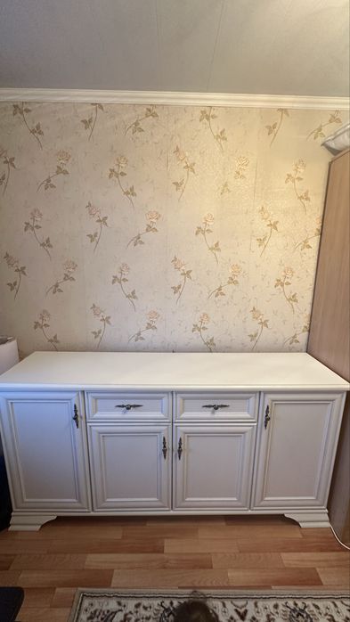 Продам комод белый в хорошем состояний