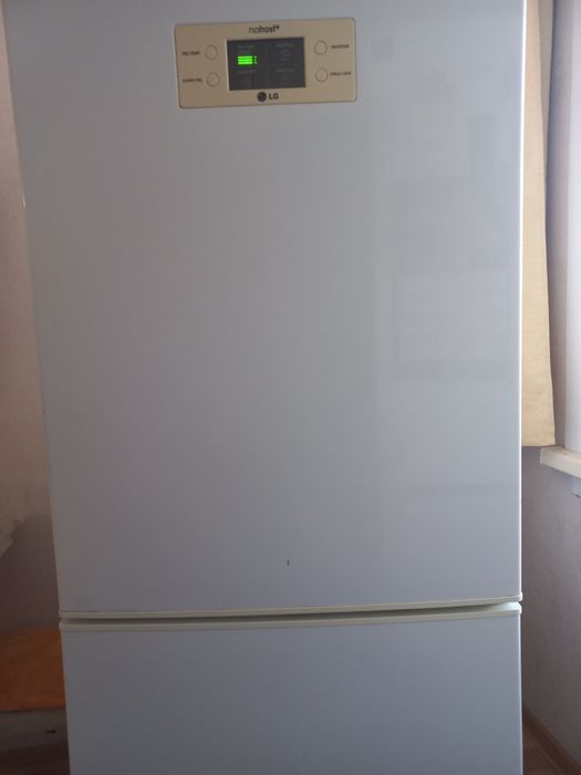 Продаётся Холодильник LG