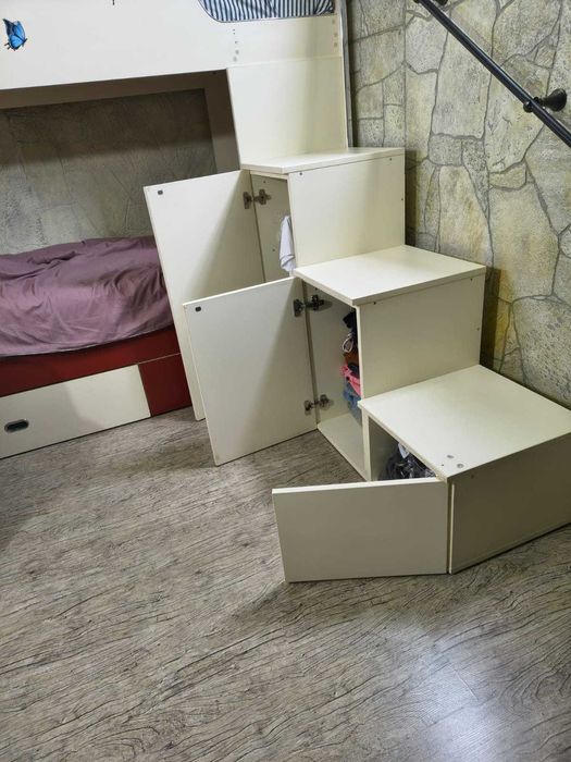 Vand pat supraetajat cu saltele