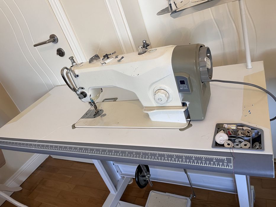 Masina de cusut JACK F4