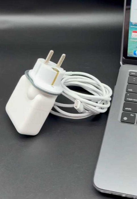 НОВЫЙ Apple MacBook Air (M1, 2020)