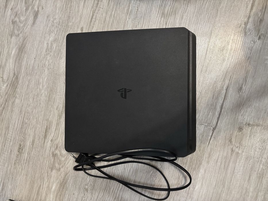 Playstation 4 slim