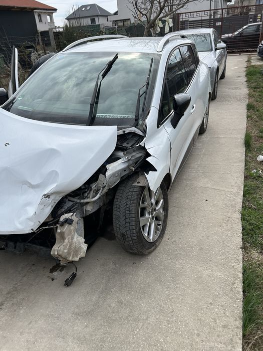 De vânzare Renault Clio 2020 GPL – avariat