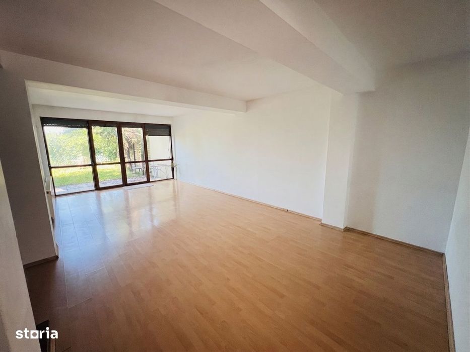 Vila de inchirat in complexul Domus