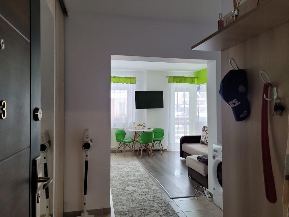 Studio modern 45 mp + balcon 8 mp, parter, complet utilat și mobilat,