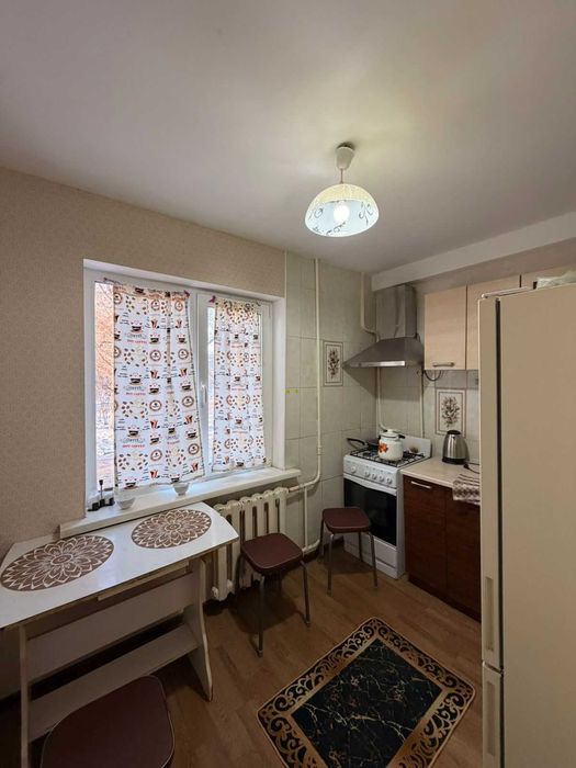 продается 3 ком район Схи