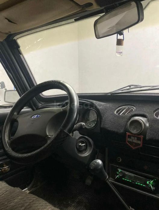 LADA - ВАЗ 2106.