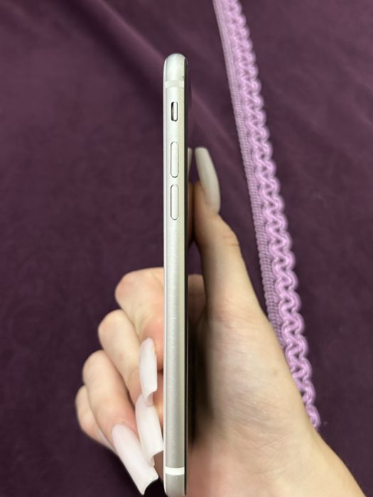 Продам SE iPhone