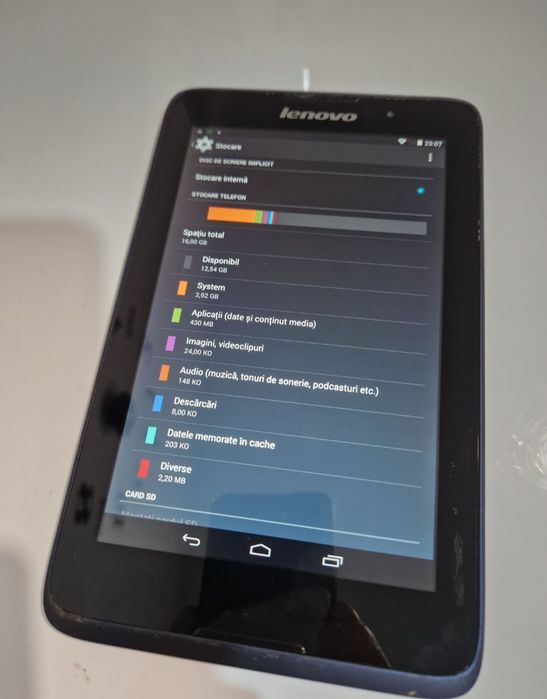 Tableta Lenovo cu android 4.4.4