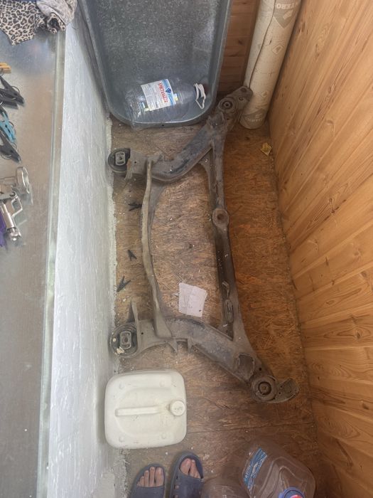 Балка от мерседеса 124