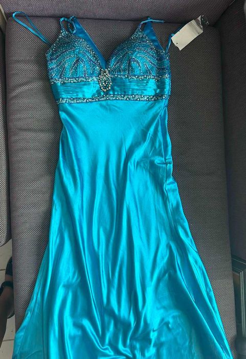 нови официални рокли с етикет