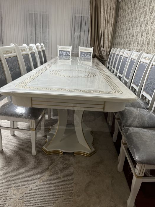 Стол со стульями 18штук