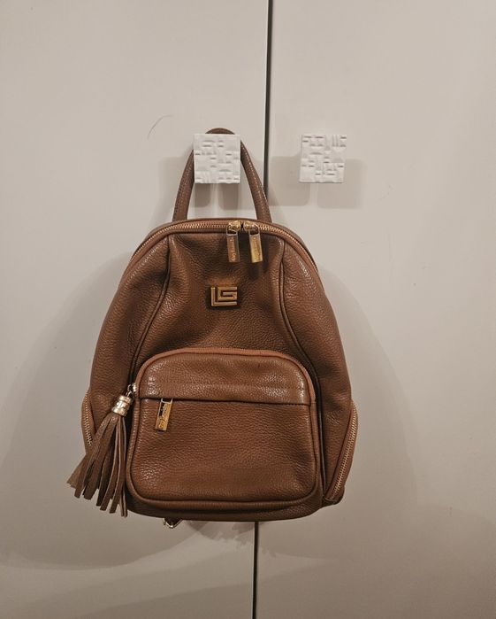 Чанти естествена кожена всяка по 35 евро