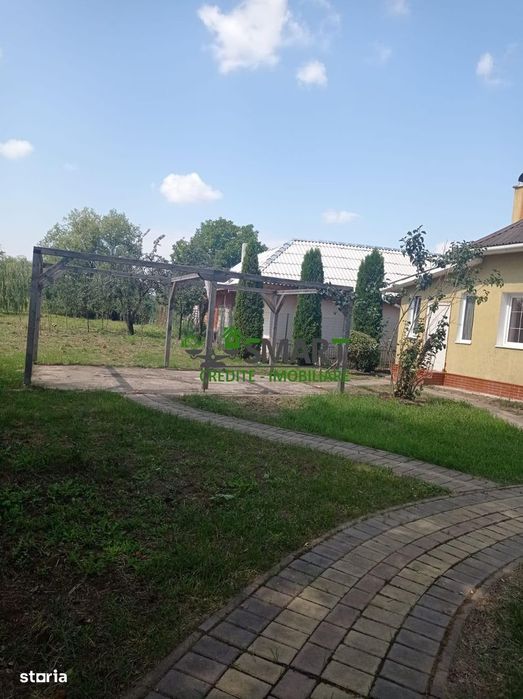 De vânzare – Casă cu teren generos, Coltirea