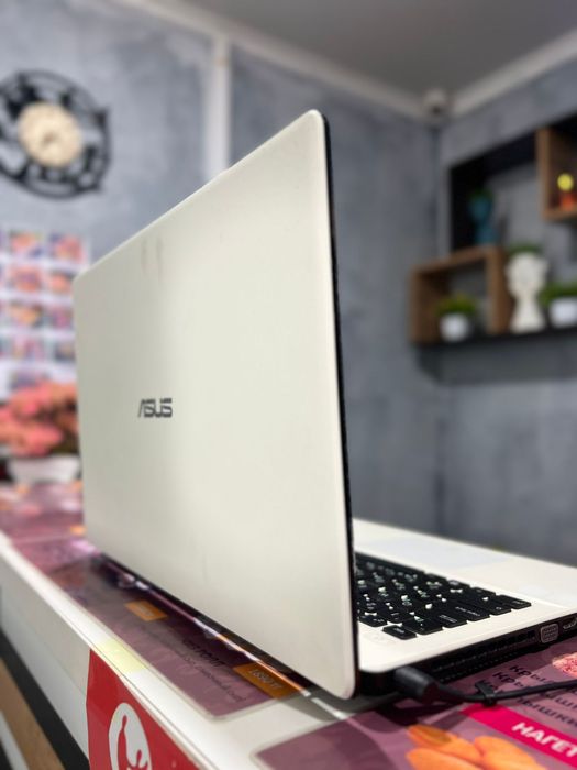 Ноутбук  сатылады