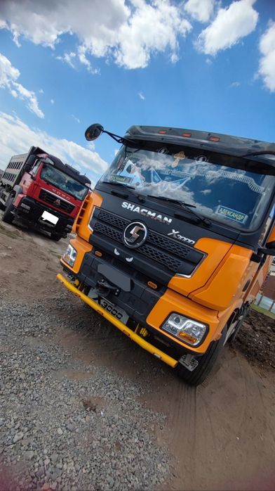 Вывоз мусора  самосвал погрузчик