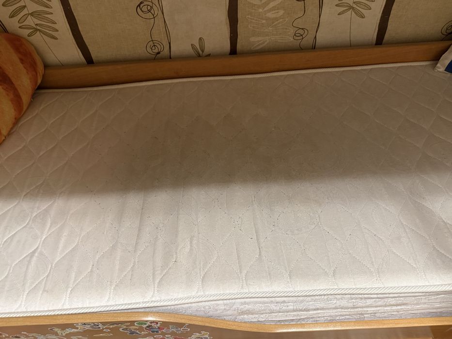 Двухъярусная кровать