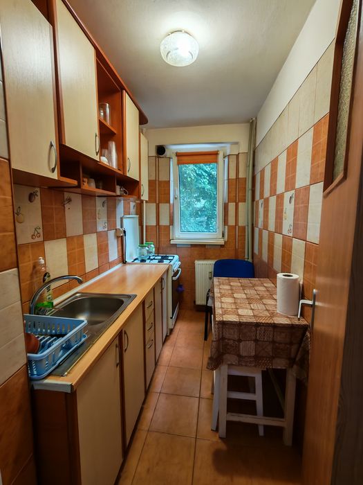 Vînd apartament decomandat zona Lujerului decomandat