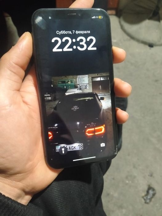 Продам айфон 11 все работает минус есть