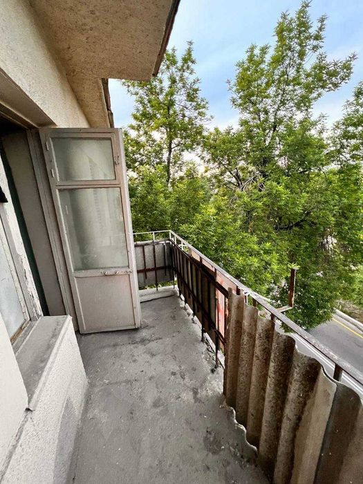 Продается 4-комнатная квартира под капитальный ремонт!