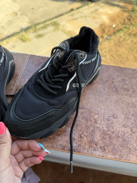 Оригинални маратонки на GUESS