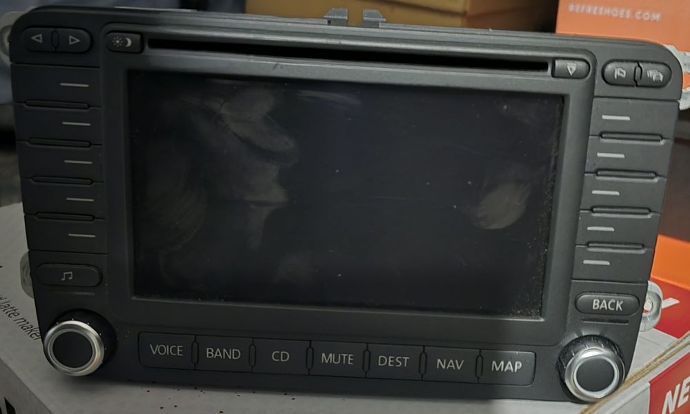 VW Мултимедия 3C8 035 195 и Медия за VW PASSAT B6