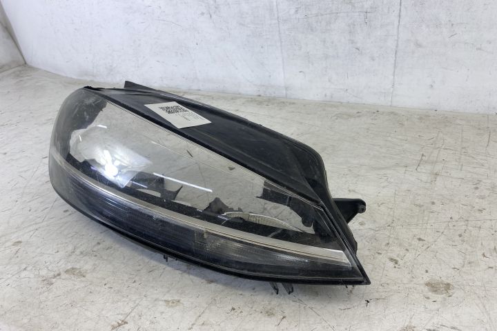 Оригинален десен фар / Originalen desен far Фолксваген ВВ Голф 6 / Vol