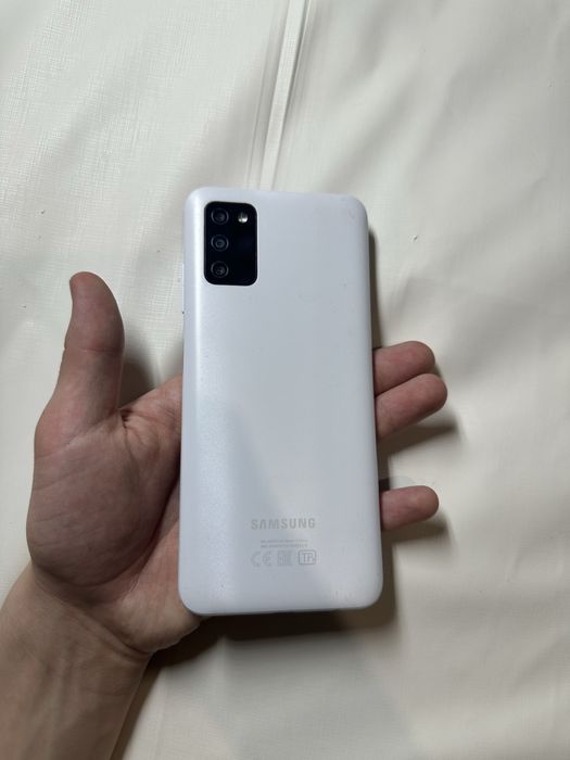 Продаю телефон Samsung A03 64 гб