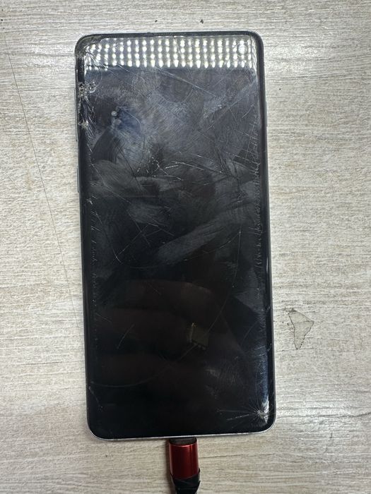 Продам на запчасти Самсунг S10