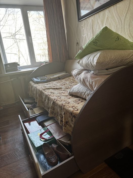 Гарнитур (шкаф, кровать, стол)