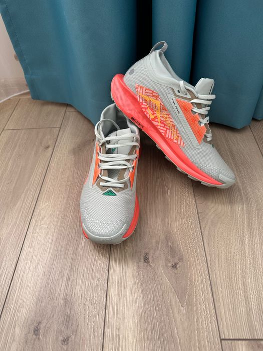 Маратонки Nike react