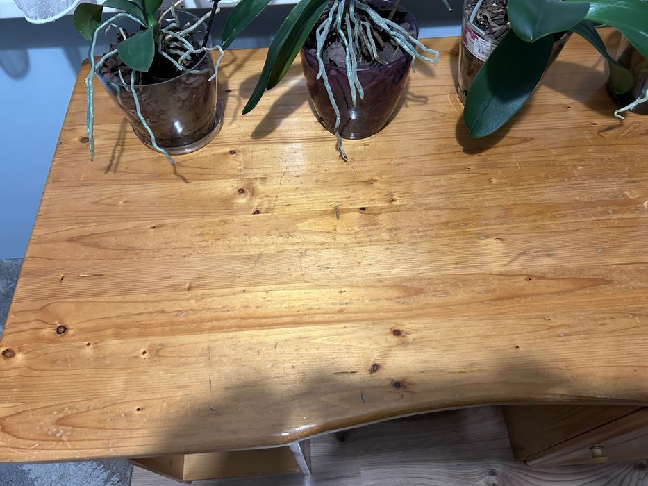 Бюро от естествено дърво-чам