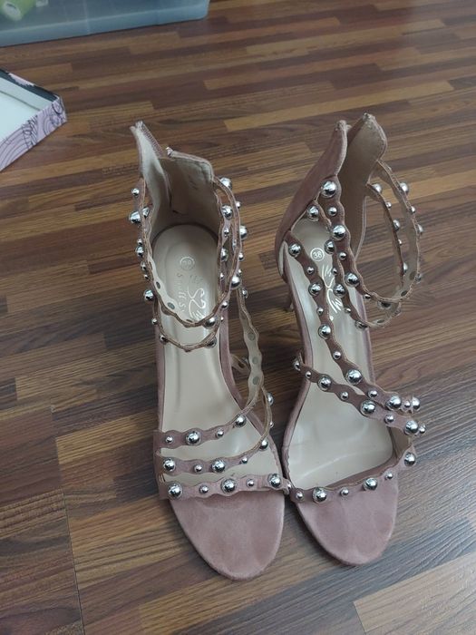 Lot 4 perechi sandale marimea 38