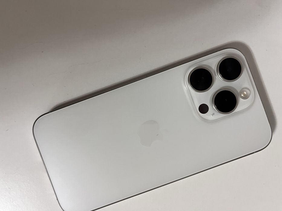 iPhone 15 pro white 256